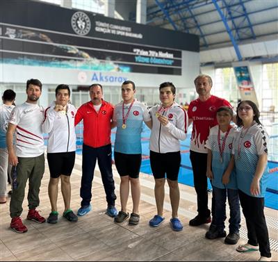 ASÜ’lü sporcular yüzmede  büyük başarı elde etti